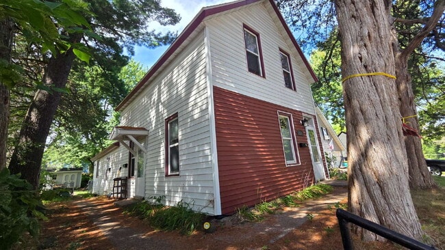 Building Photo - 1BR 1BA Main Level Unit - Tri-plex Property in Stillwater