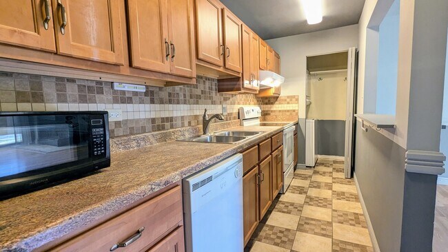 Foto del edificio - 1965 N Hicks Rd