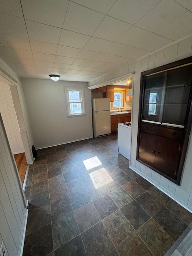 Building Photo - 3808 Eastway Dr