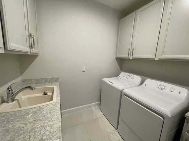 Building Photo - Gated Community 3 Bedroom with Den Villa A...