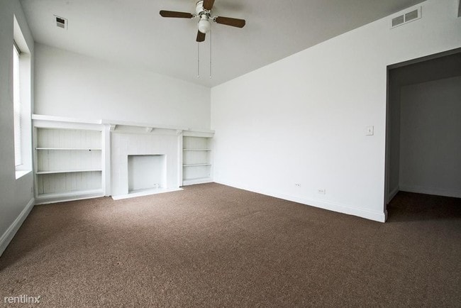 Building Photo - 4853 S Prairie Ave
