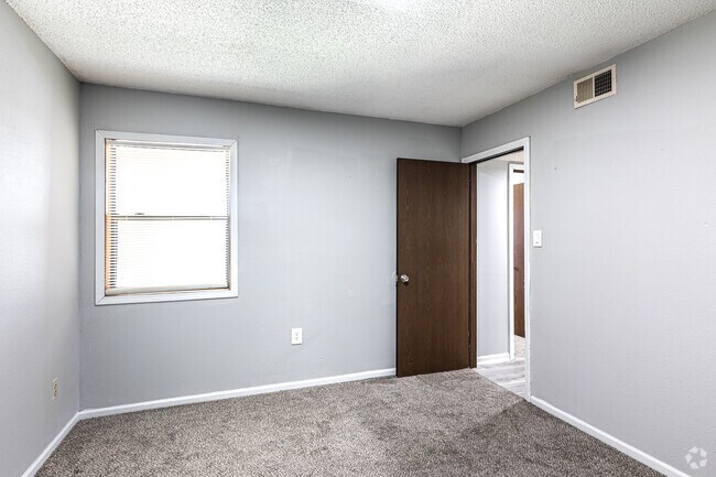 2 habitaciones, 1 baño - 855 pies cuadrados - University Point