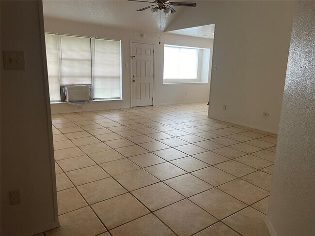 Foto del edificio - 10901 W Dogwood Dr