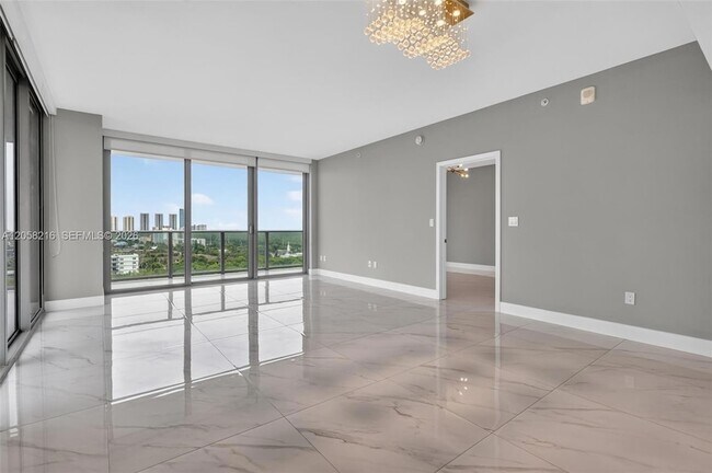 Foto del edificio - 16385 Biscayne Blvd