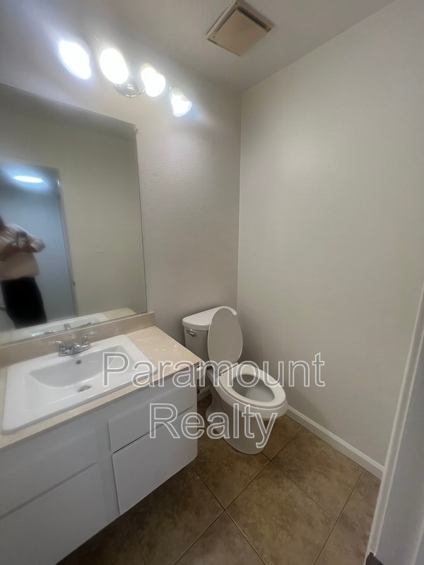 Building Photo - 1120 Kenwal Rd