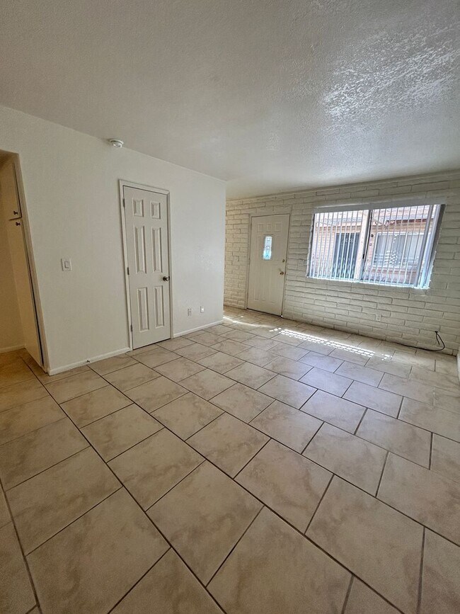 Foto del edificio - 3441 Oro Grande Blvd