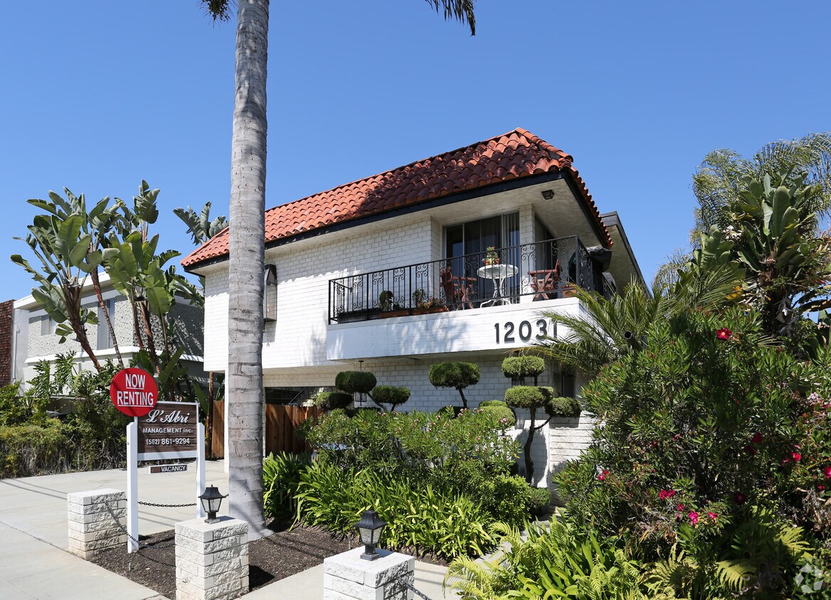 Building Photo - 12031 Pacific Ave