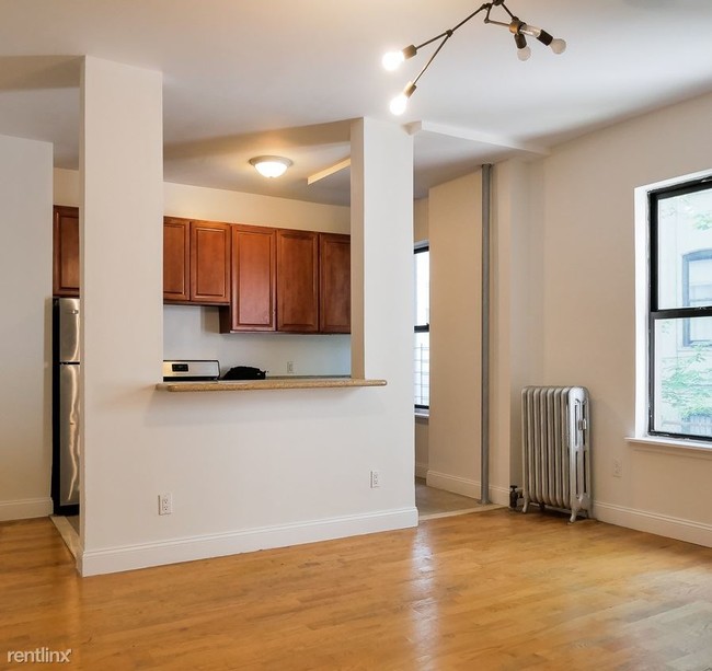 Building Photo - 285 Saint Johns Pl