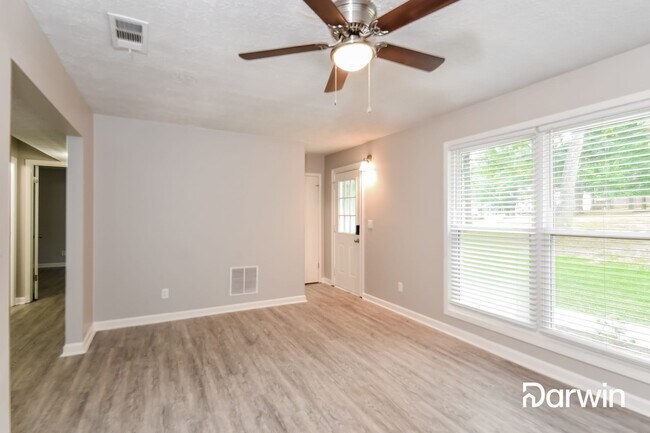 Foto del edificio - 467 Brookview Trail NW