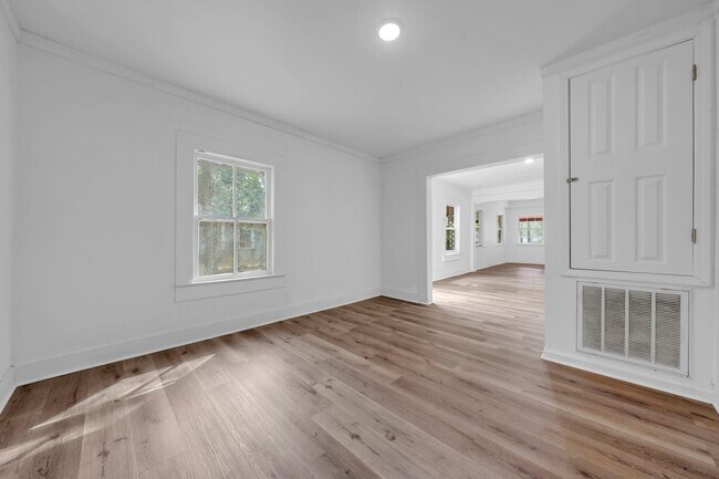 Building Photo - For Rent – Mobile, AL