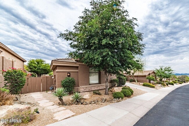Building Photo - 11473 E Blanche Dr