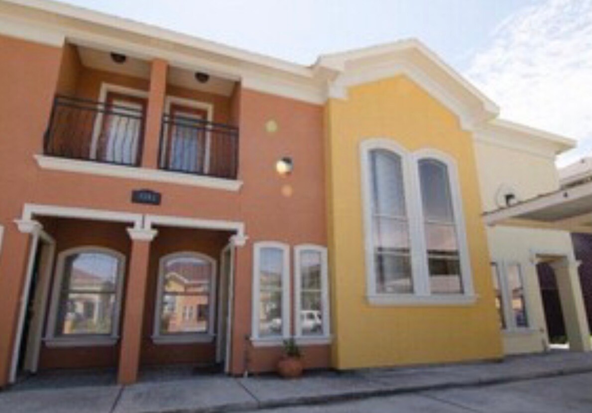 Primary Photo - 1309 W Kiwi Ave