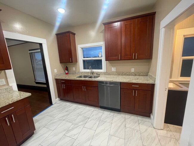 Building Photo - 1920 Sonoma Blvd