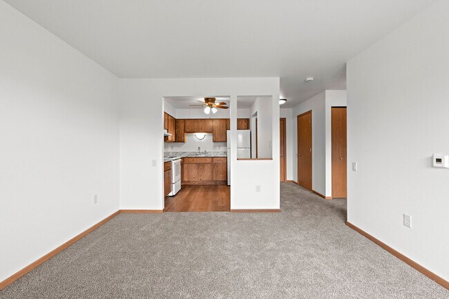 Foto del edificio - Mayville Heights Apartments is a convenient 55+ senior living community with HEAT AND WATER INCLU...