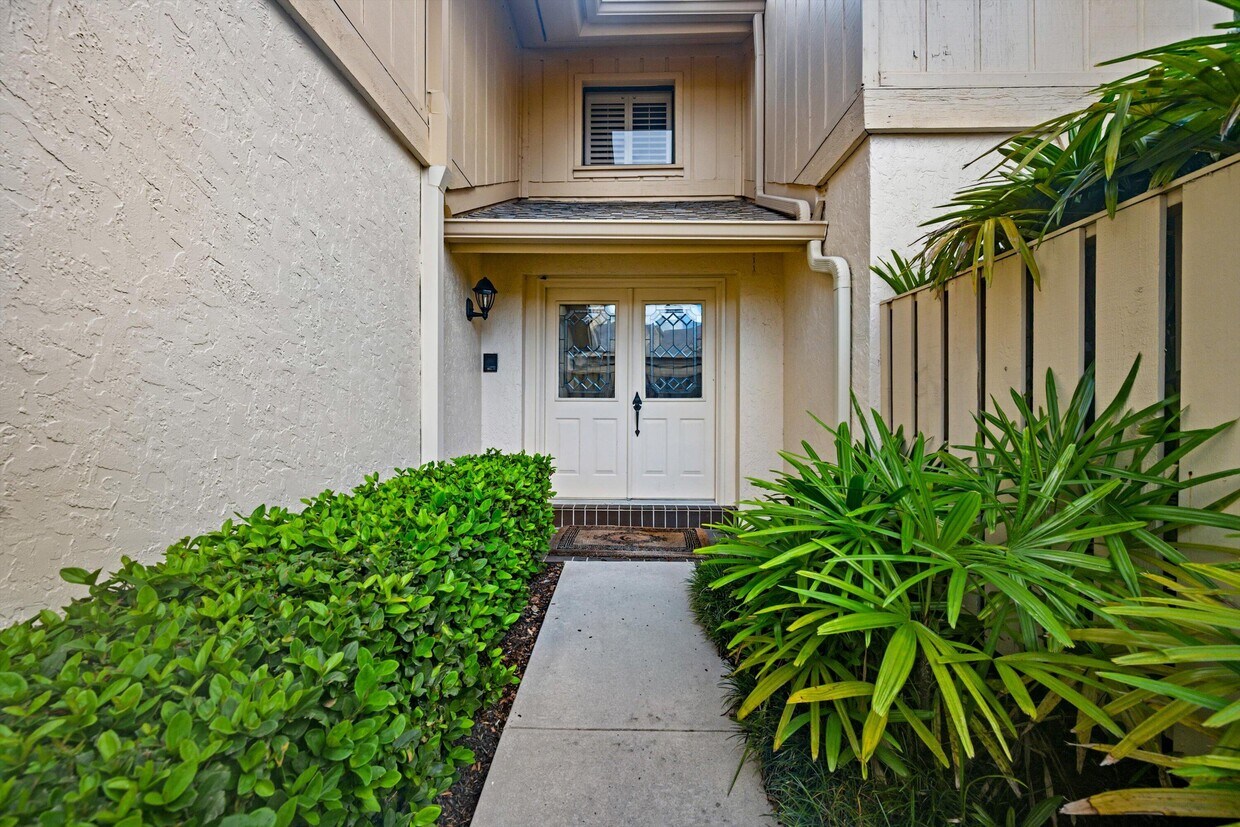 Primary Photo - 16914 Waterbend Dr