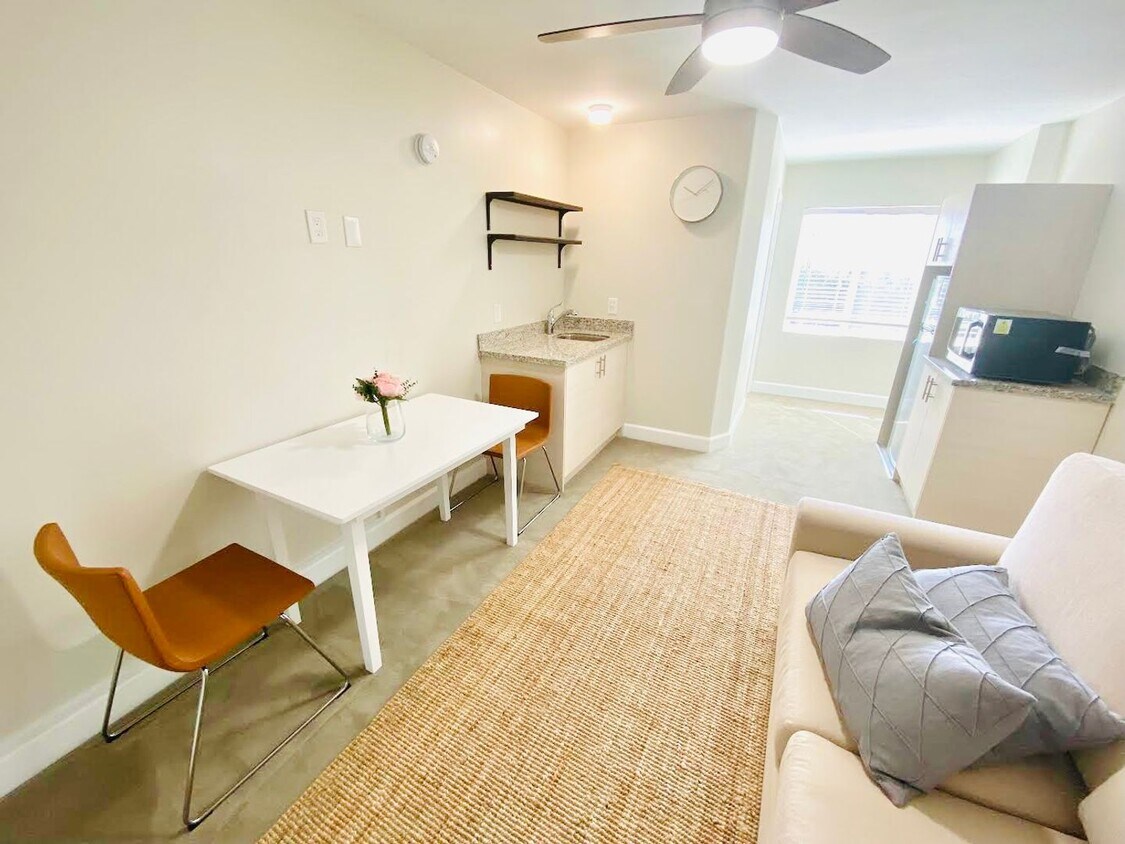 Foto principal - REMODELED STUDIO APARTMENT AVAILABLE IN TH...