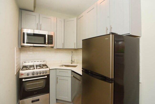 Foto del edificio - 510 W Belmont Ave