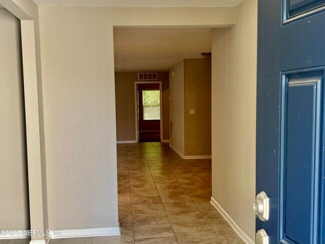 Foto del edificio - 12300 Cherry Bluff Dr