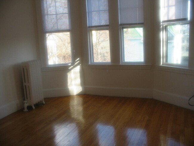 Building Photo - 156 Summer St