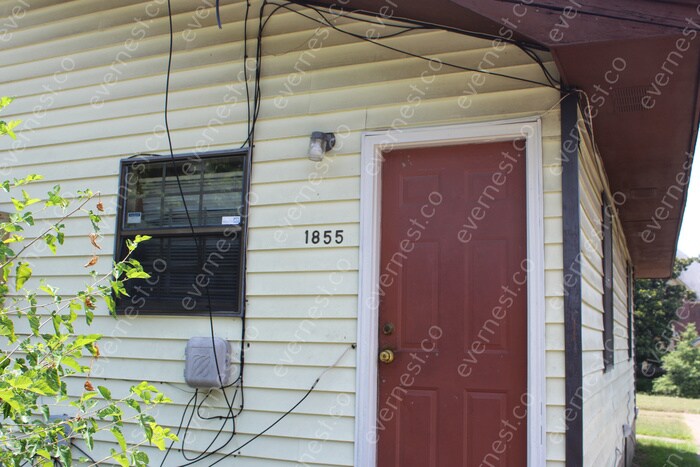 Foto principal - 1855 S Cross St