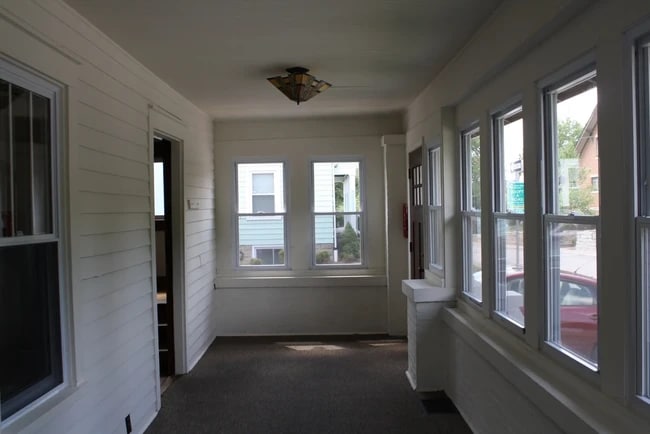 Building Photo - 112 E Cottage Grove Ave