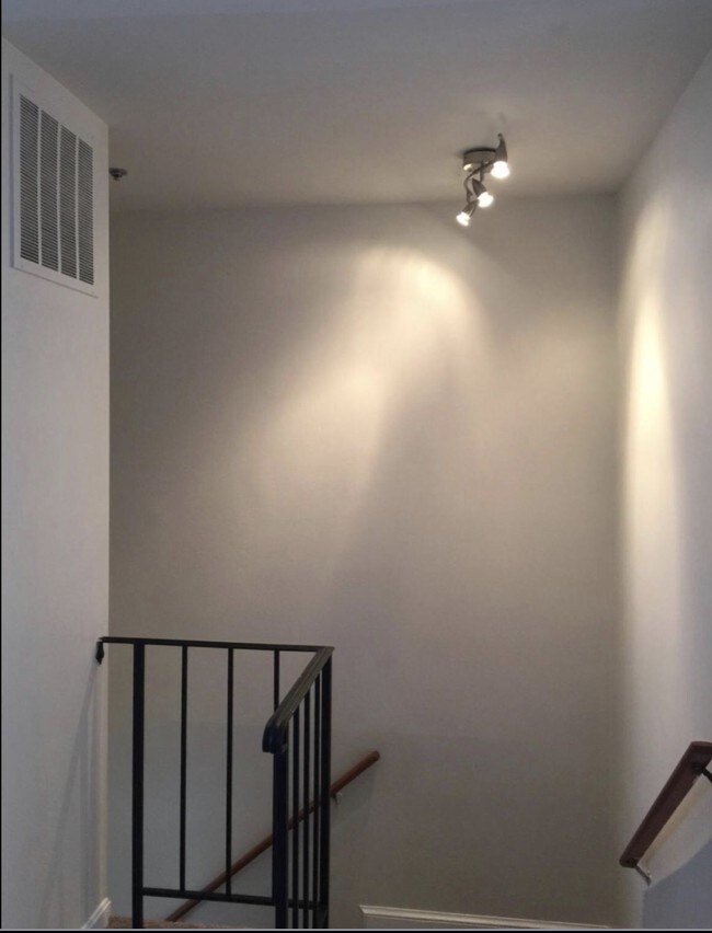 2nd Level la escalera - 1015 Frimler Ct