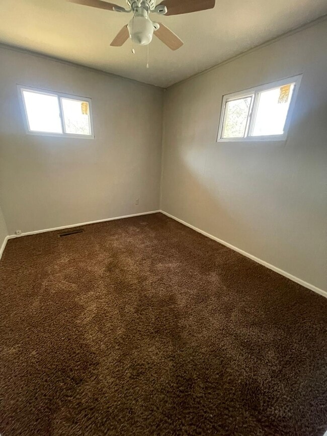 Foto del edificio - 1474 Elaine St