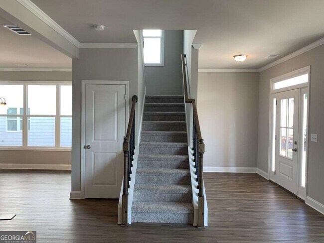 Building Photo - 5203 Addison St