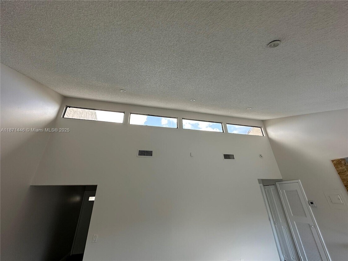 Foto del edificio - 1571 NW 98th Way