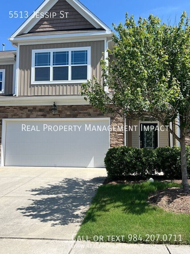 Building Photo - MOVE IN SPECIAL - 3 Bedroom 2.5 Bath Townh...