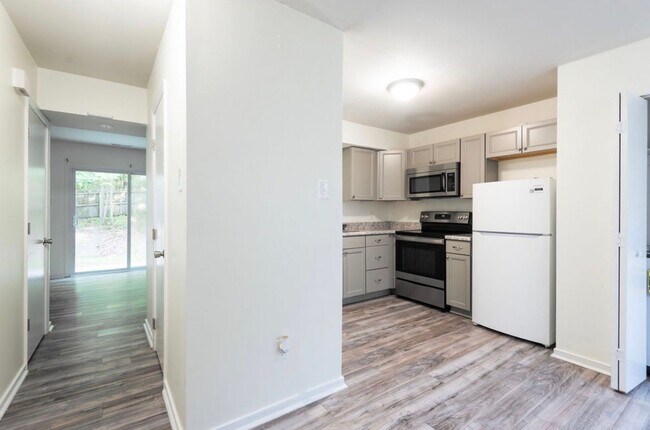 Foto del edificio - 15249 Broadwater Cir