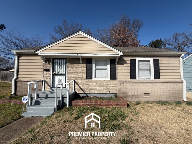 Charming 3-Bedroom Memphis Rental with Hardwood Floors & Fenced Backyard - Charming 3-Bedroom Memphis Rental with Hardwood Floors & Fenced Backyard House