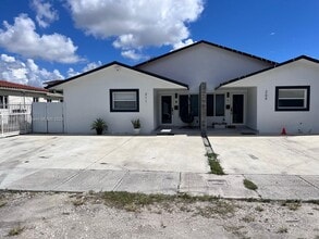 Building Photo - 209 NW 46th Ave