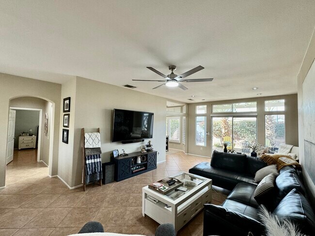 Building Photo - 37511 Golden Pebble Ave
