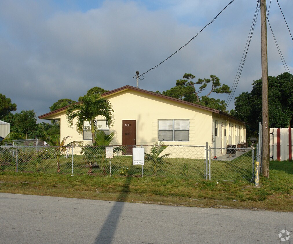 Foto del edificio - 1431 SW 44th Ter