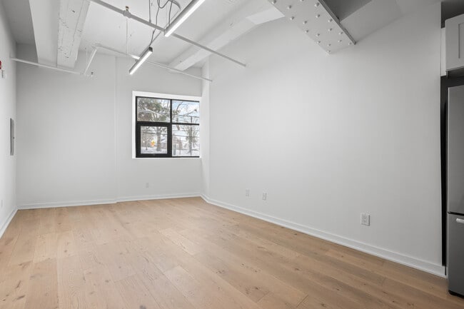 Building Photo - 80 Windsor Ave