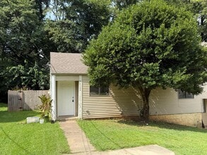 Building Photo - 2714 Clayton Dr NW