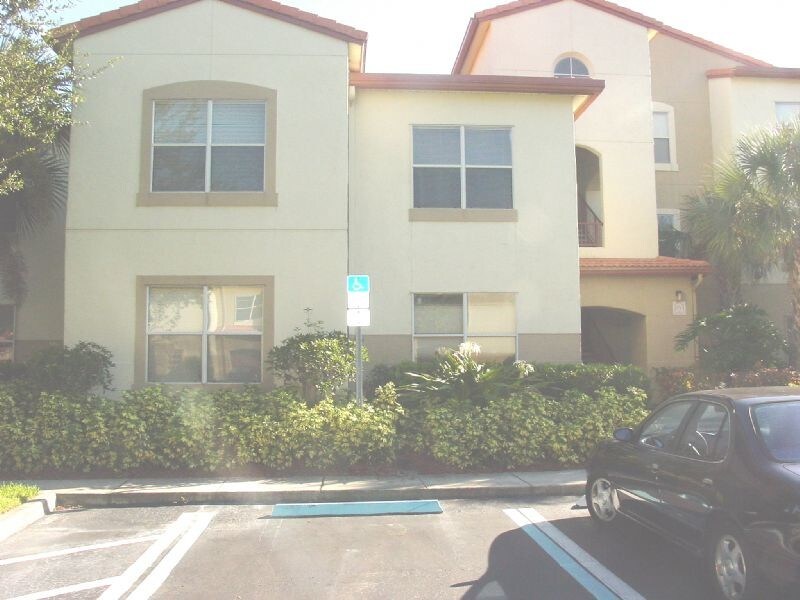 Primary Photo - 820 Camargo Way