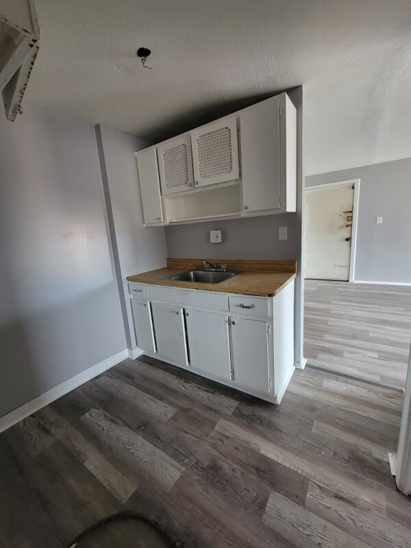 Building Photo - 13430 Euclid Ave