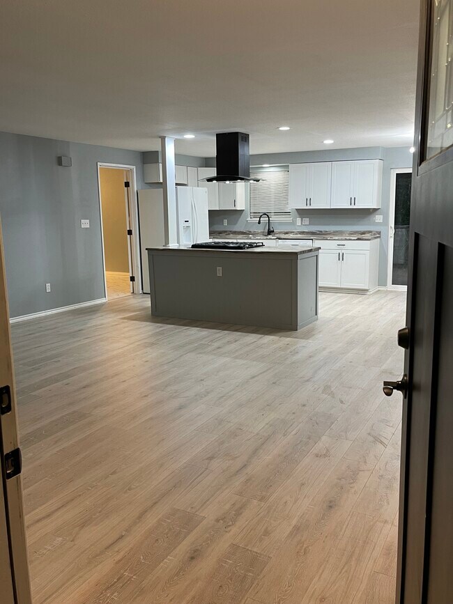 Foto del edificio - 6330 Neylon Dr SW