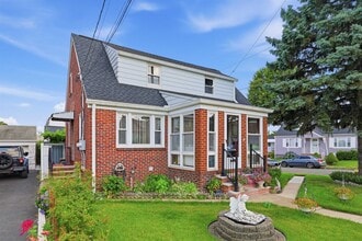 Building Photo - 76 Schuyler Ave