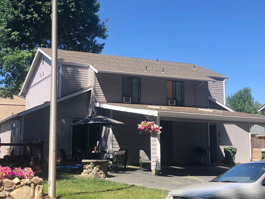 Exterior - 601 Andrew St