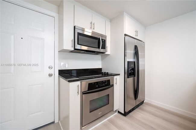 Building Photo - 1712 SW 2nd Ave