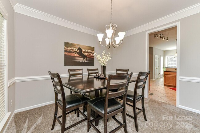 Foto del edificio - 16829 Hampton Trace Rd
