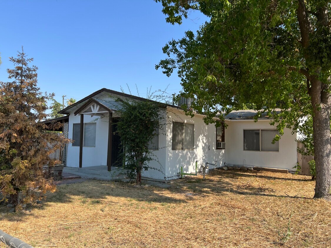 Primary Photo - 284 W Pinedale Ave