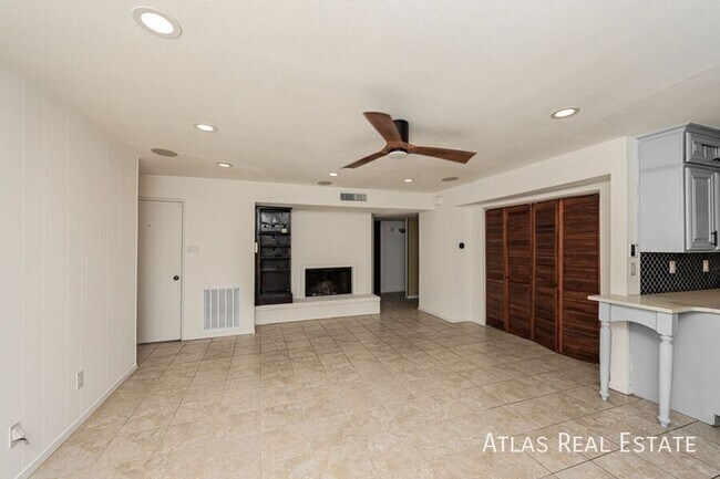 Foto del edificio - 2021 Christie Ln
