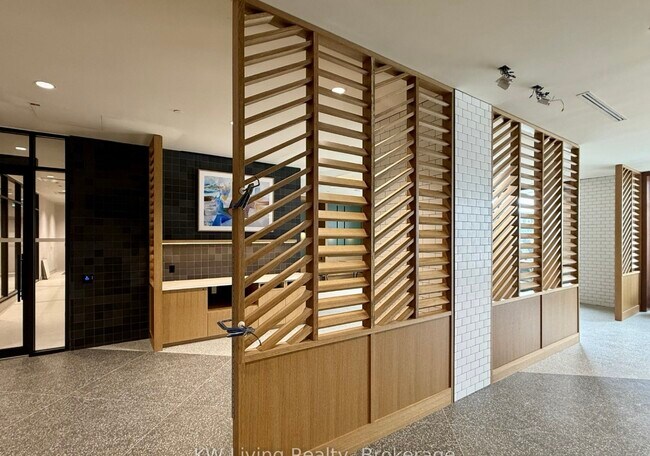 Photo du bâtiment - 2495 Eglinton Av W