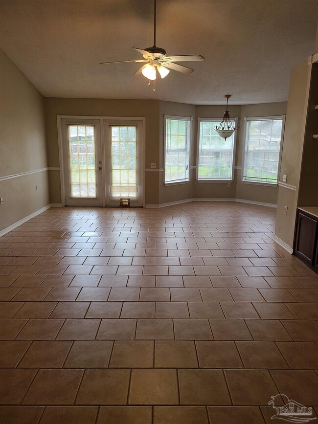 Foto del edificio - 708 Thornwood Pl