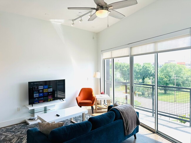 Building Photo - Modern 1 Bedroom in The Cedars