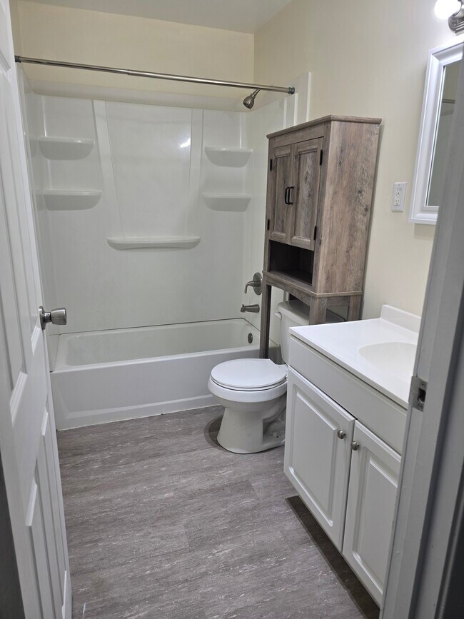 Foto del edificio - 104 Poplin Pl